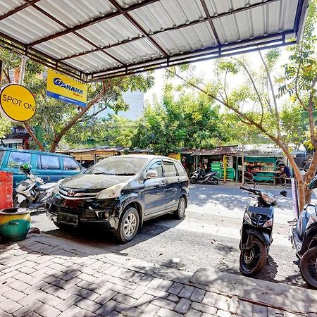 Spot On 90148 Gosepa Mayjend Sungkono Surabaya Exterior photo