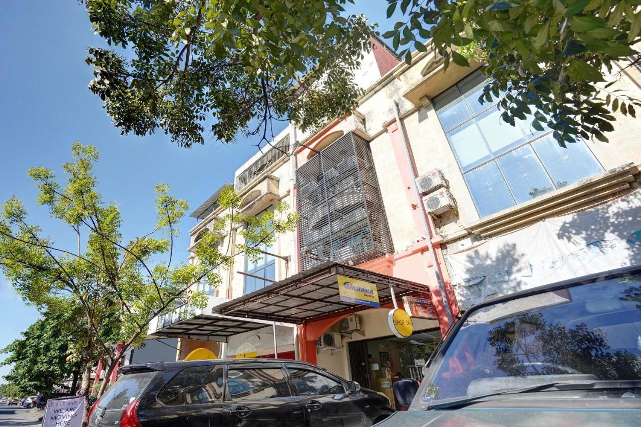 Spot On 90148 Gosepa Mayjend Sungkono Surabaya Exterior photo